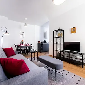 https://apartment-meran.marianskelaznehotels.net